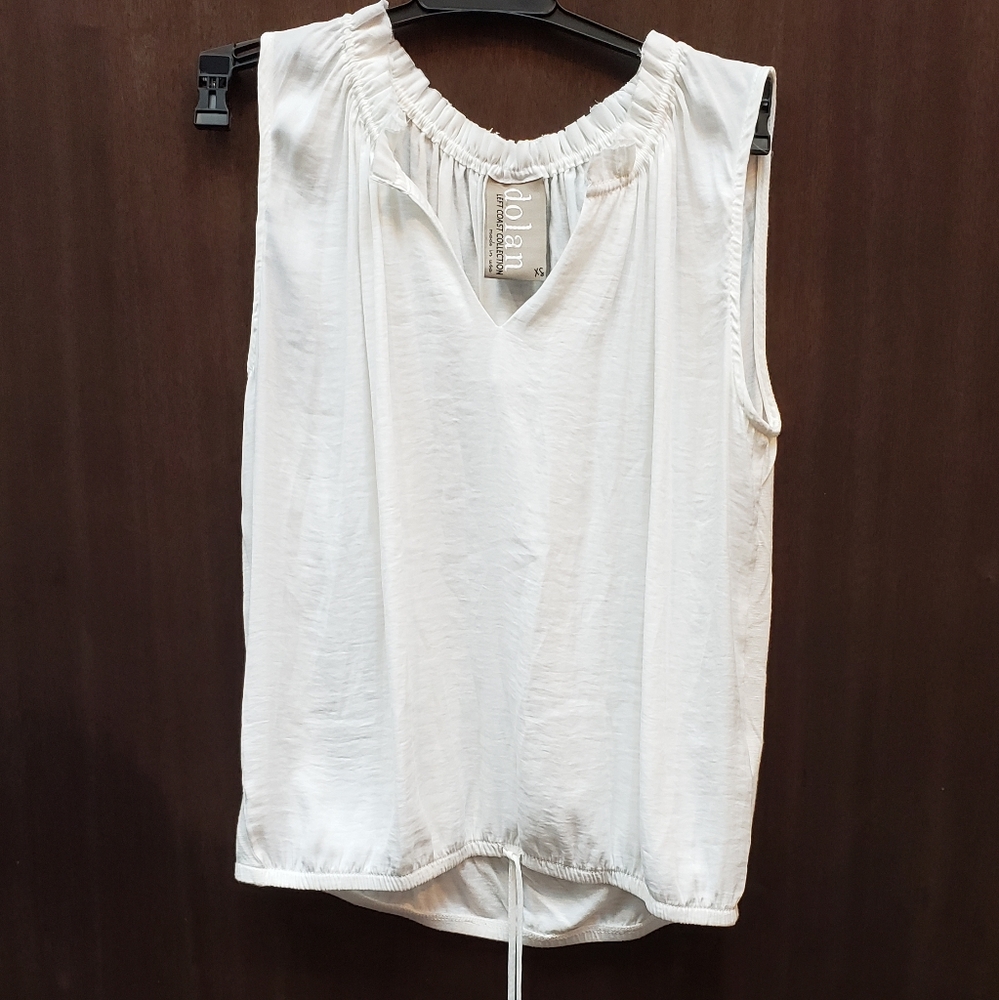 Anthropologie Dolan Left Coasr Collection White Top. SIZE XS